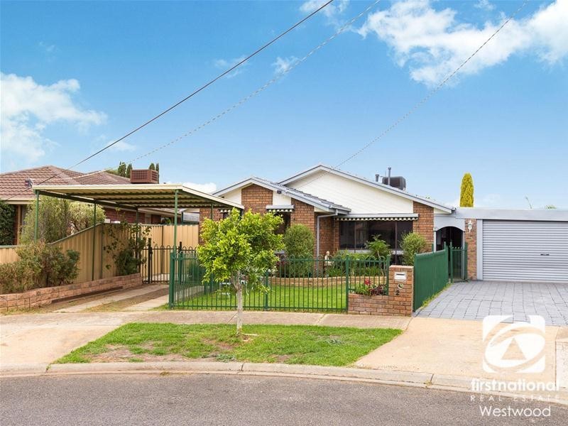 2 Hawk Court, Werribee VIC 3030