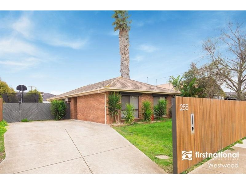 255 Greaves Street North, Werribee VIC 3030