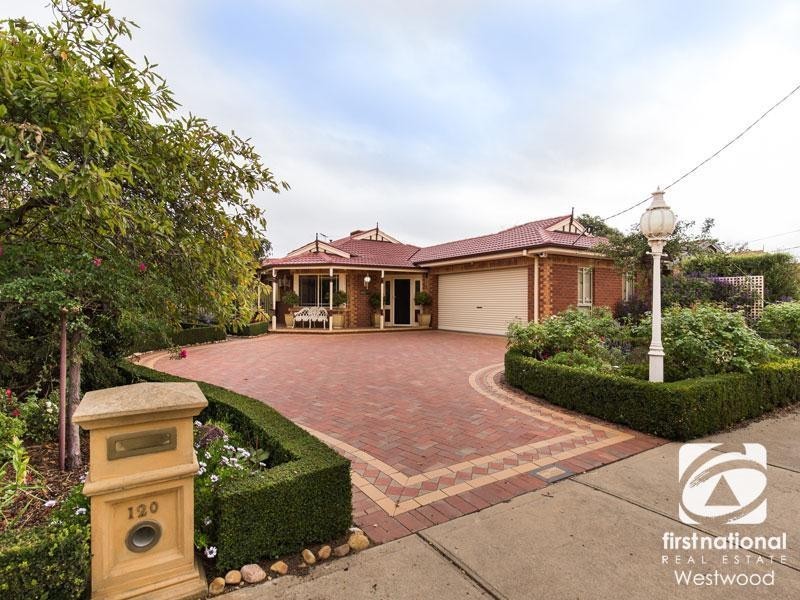 120 Wattle Avenue, Werribee VIC 3030