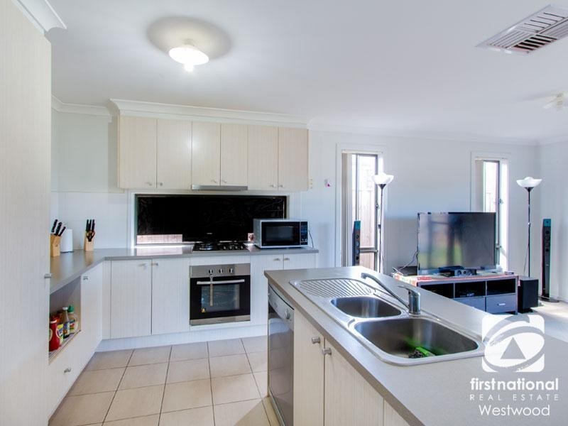 98 Hamish Drive, Tarneit VIC 3029