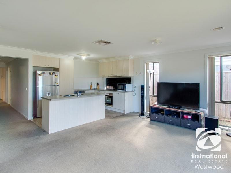 98 Hamish Drive, Tarneit VIC 3029