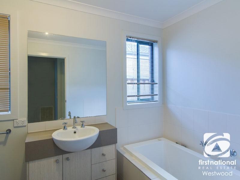 98 Hamish Drive, Tarneit VIC 3029