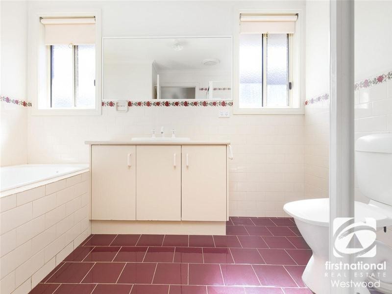 69 Oriole Drive, Werribee VIC 3030