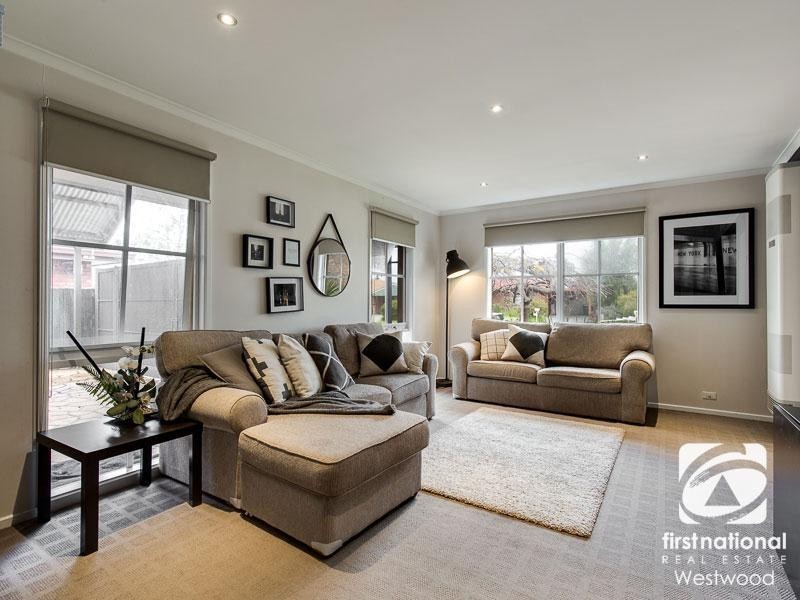 44 Iluka Drive, Werribee VIC 3030