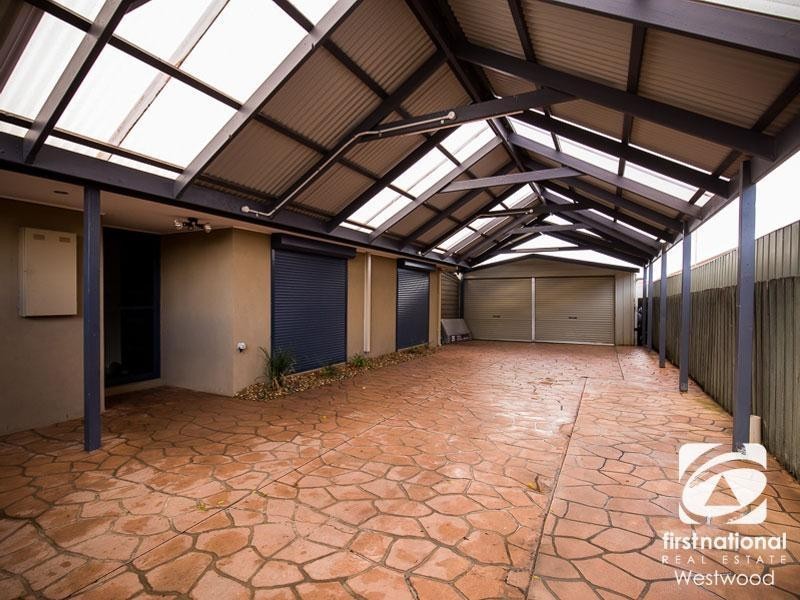 44 Iluka Drive, Werribee VIC 3030