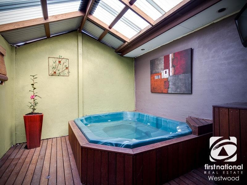 44 Iluka Drive, Werribee VIC 3030