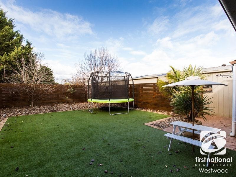 44 Iluka Drive, Werribee VIC 3030