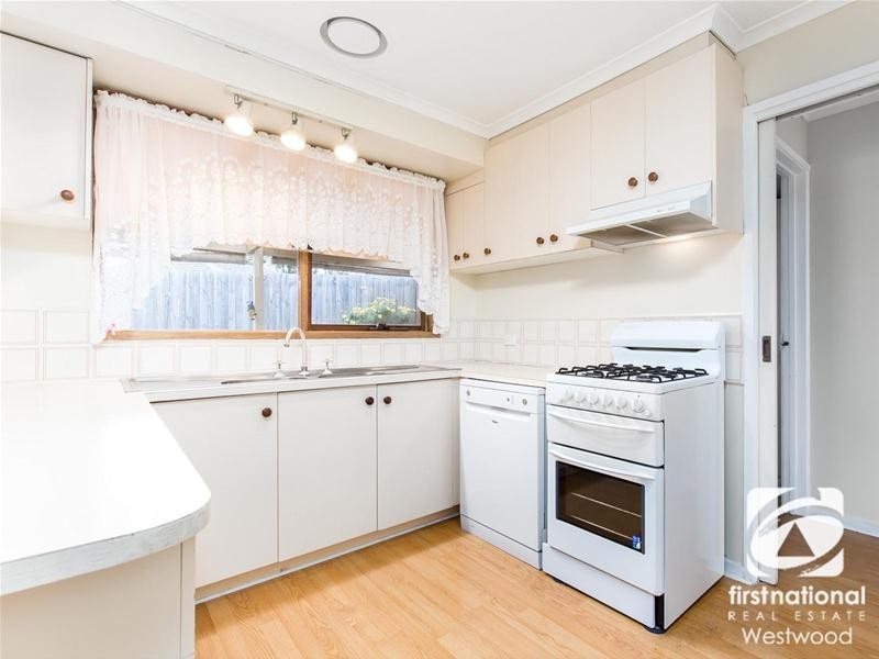 17 Bower Drive, Werribee VIC 3030