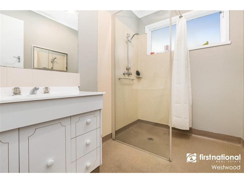 9 Elizabeth Avenue, Werribee VIC 3030