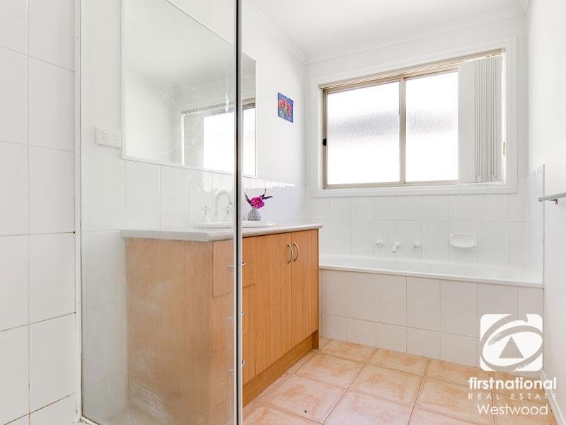 15 Lauderdale Drive, Tarneit VIC 3029