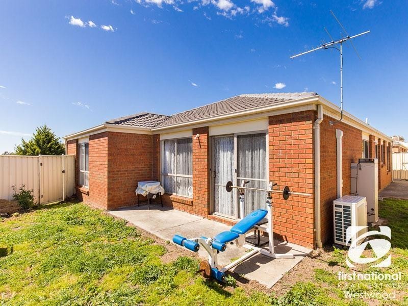 15 Lauderdale Drive, Tarneit VIC 3029