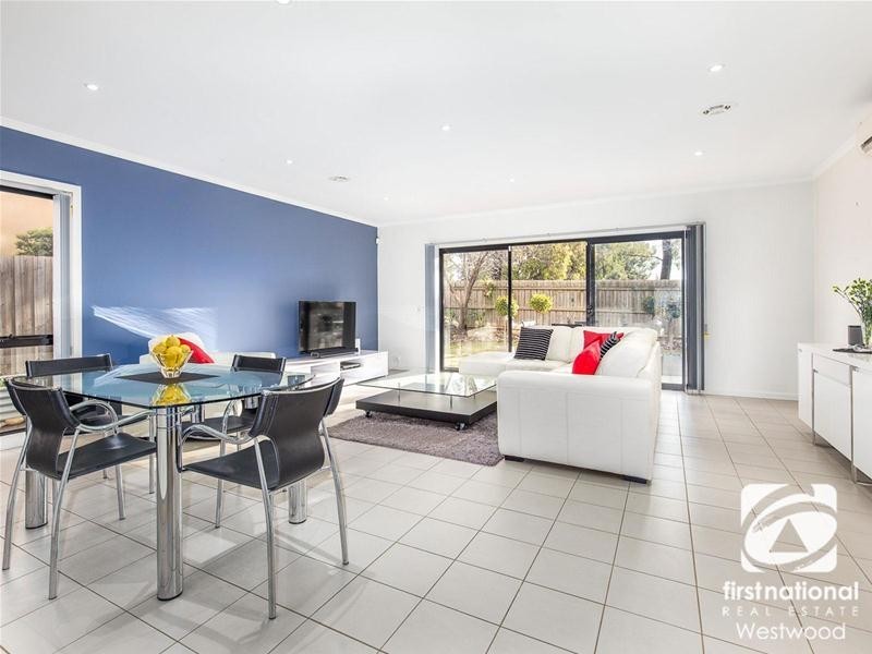 8 Little John Court, Werribee VIC 3030