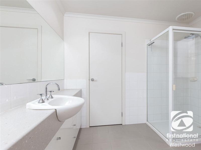 8 Little John Court, Werribee VIC 3030