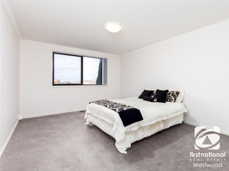 8 Little John Court, Werribee VIC 3030