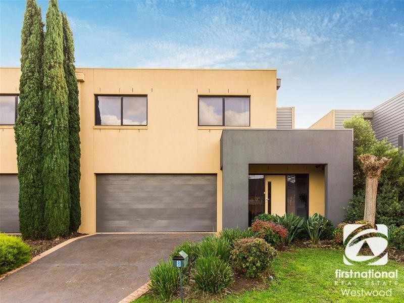 8 Little John Court, Werribee VIC 3030