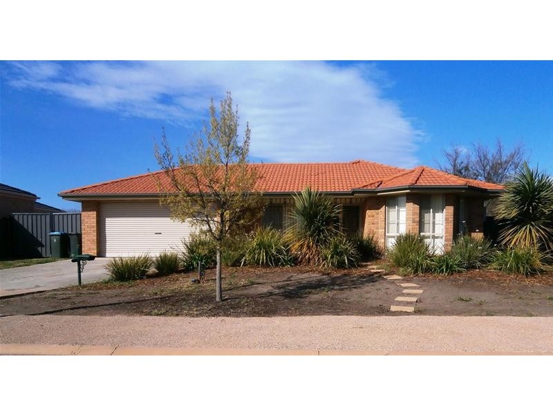 37 May Gibbs  Circle, Point Cook VIC 3030