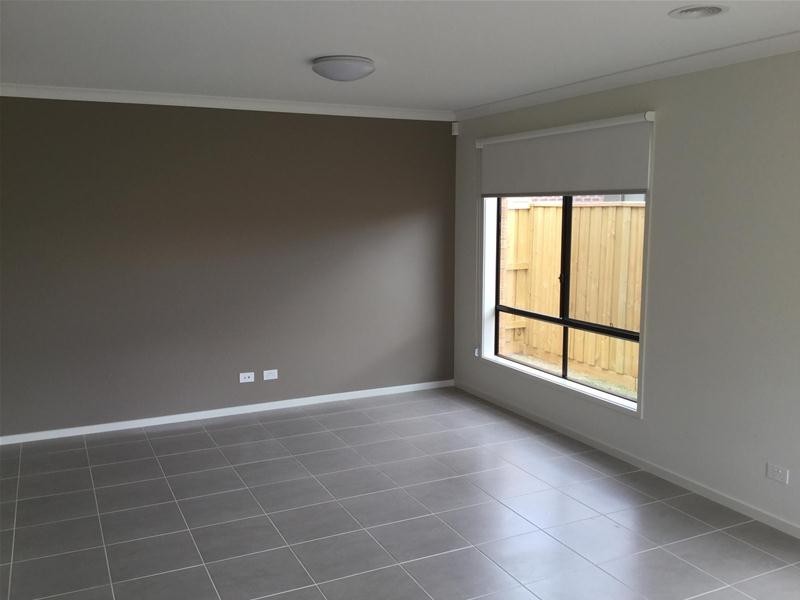 14 Wolomina Crescent, Werribee VIC 3030