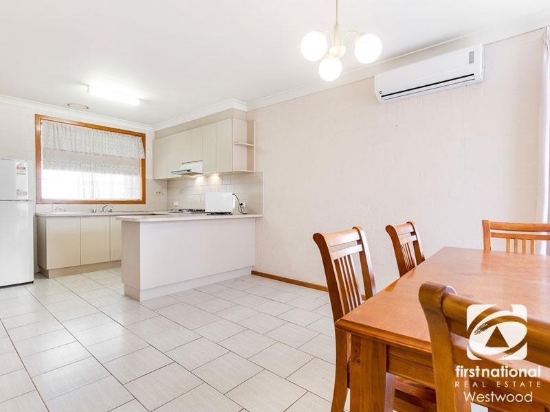 2/129-131 Mossfiel Drive, Hoppers Crossing VIC 3029
