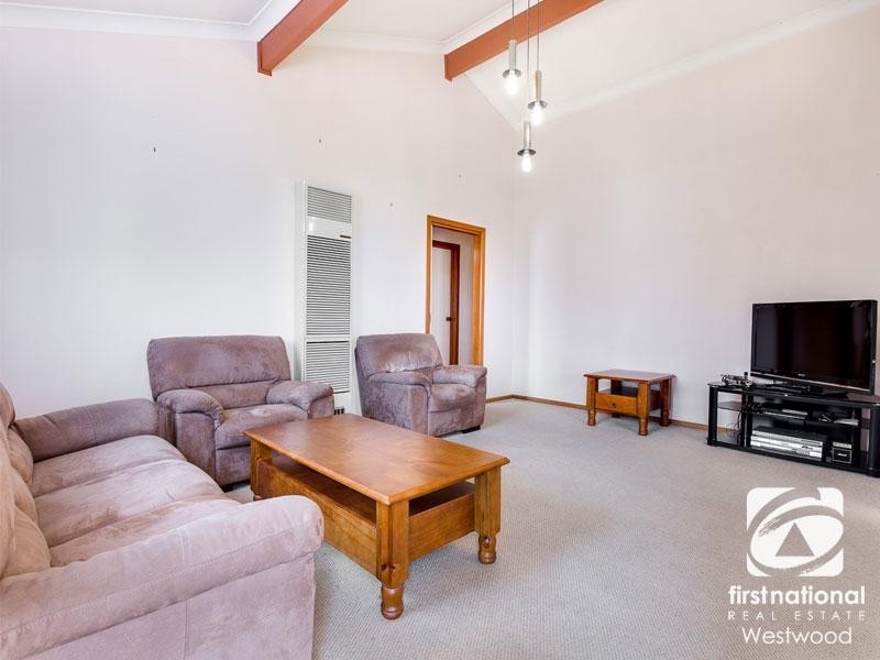 2/129-131 Mossfiel Drive, Hoppers Crossing VIC 3029