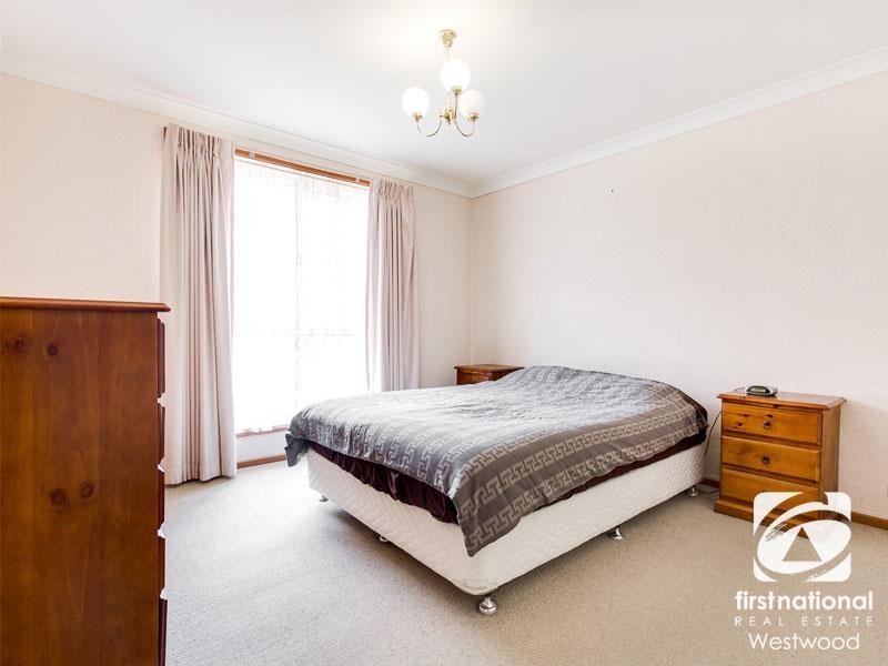 2/129-131 Mossfiel Drive, Hoppers Crossing VIC 3029