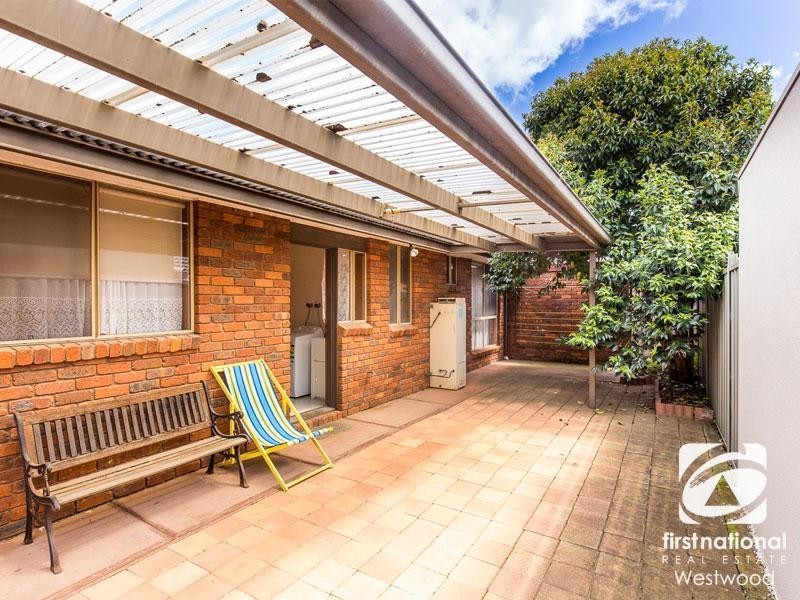 2/129-131 Mossfiel Drive, Hoppers Crossing VIC 3029