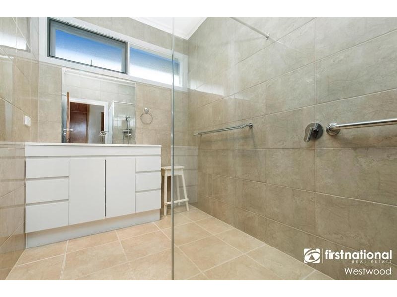 2 Sinns Avenue, Werribee VIC 3030