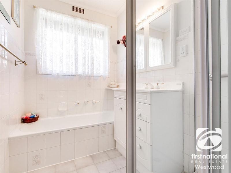 15 Smeaton Avenue, Hoppers Crossing VIC 3029