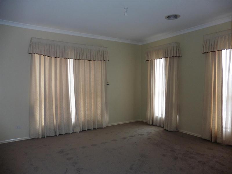 54 Breakwater Crescent, Point Cook VIC 3030