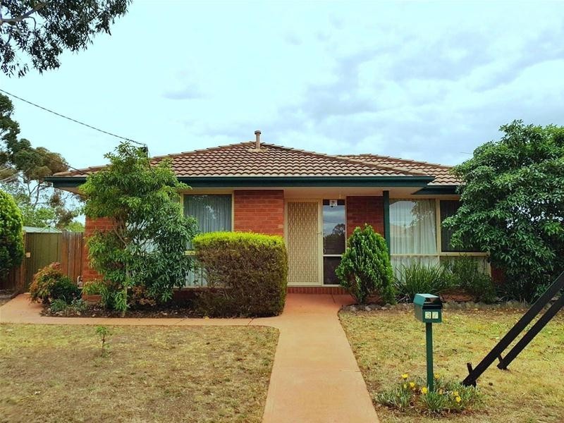 37 Hawkesbury Road, Werribee VIC 3030