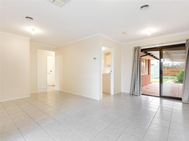 37 Hawkesbury Road, Werribee VIC 3030