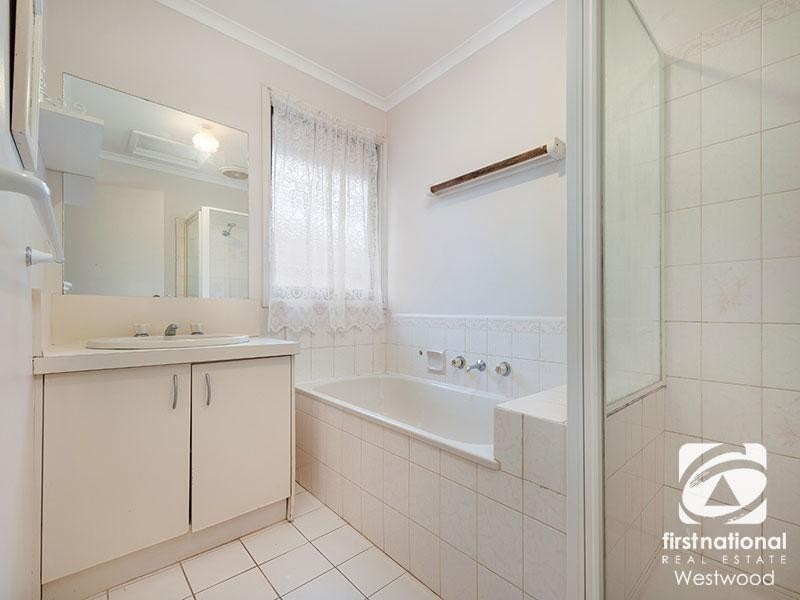 8 Tarwin Place, Wyndham Vale VIC 3024