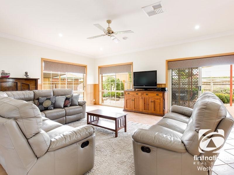 77 Hopetoun Road, Werribee VIC 3030