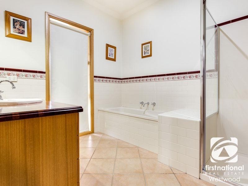 77 Hopetoun Road, Werribee VIC 3030