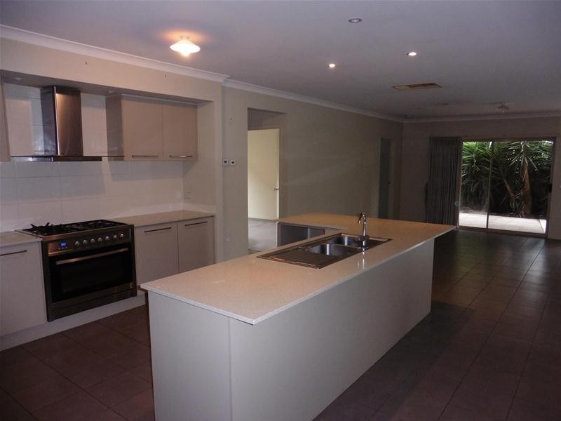 12 Mandora Grange, Tarneit VIC 3029