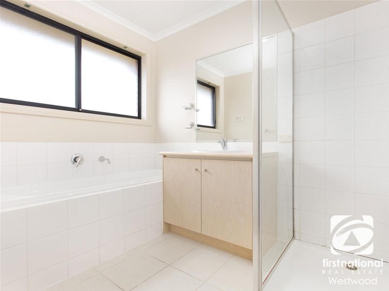 4/10-16 Nepean Court, Wyndham Vale VIC 3024