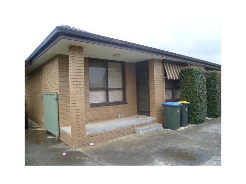 2/25 Mambourin Street, Werribee VIC 3030