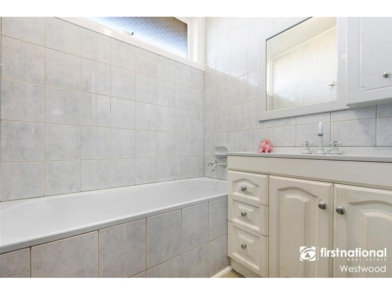 21 Whiton Grove, Wyndham Vale VIC 3024