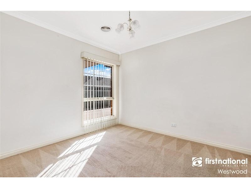 2/14 West County Drive, Wyndham Vale VIC 3024