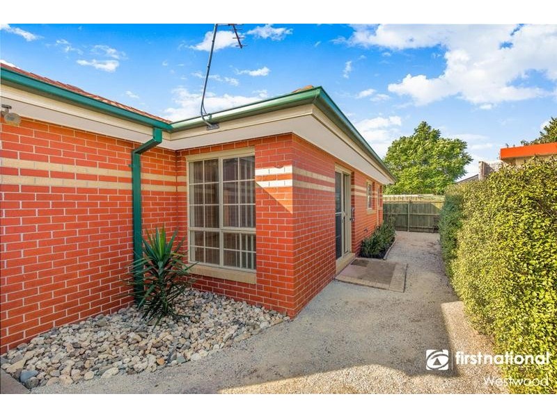 2/14 West County Drive, Wyndham Vale VIC 3024