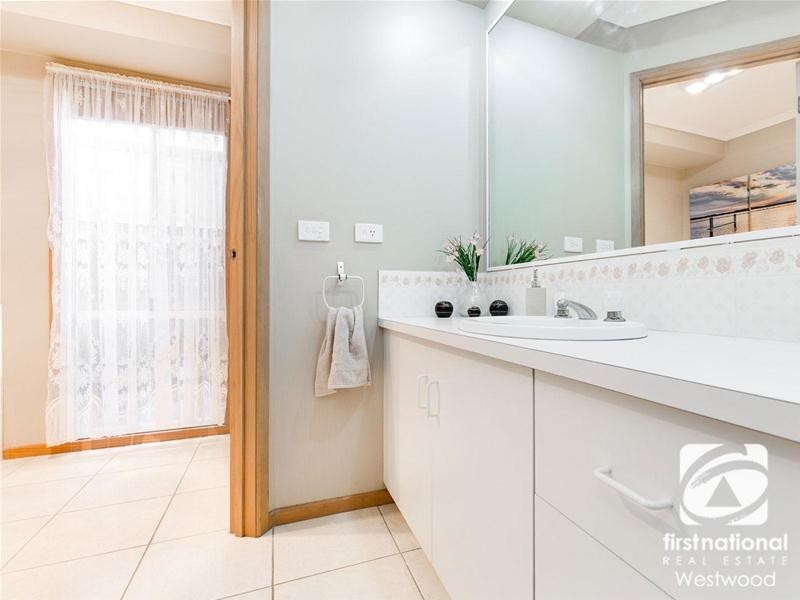 51 Doris Drive, Hoppers Crossing VIC 3029