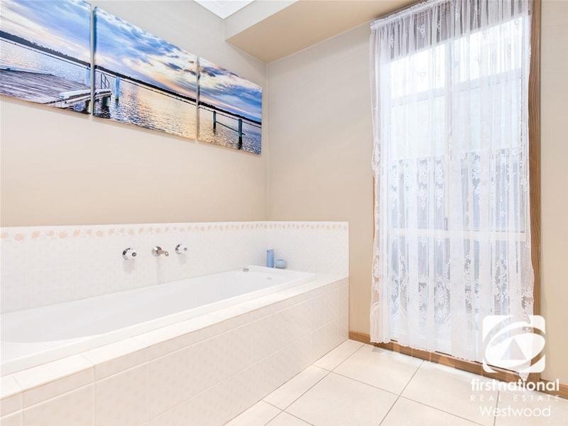 51 Doris Drive, Hoppers Crossing VIC 3029