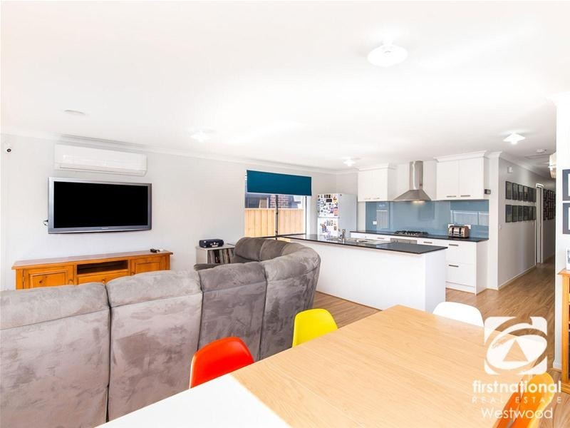 12 Mathoura Avenue, Werribee VIC 3030