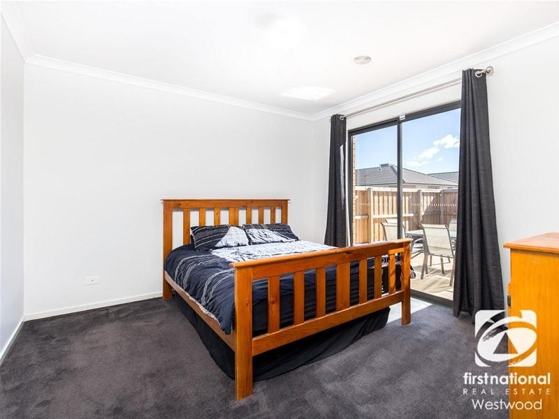 12 Mathoura Avenue, Werribee VIC 3030