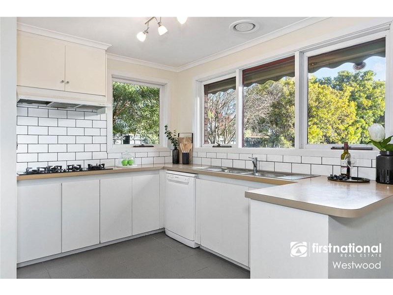 5 Dobell Crescent, Werribee VIC 3030