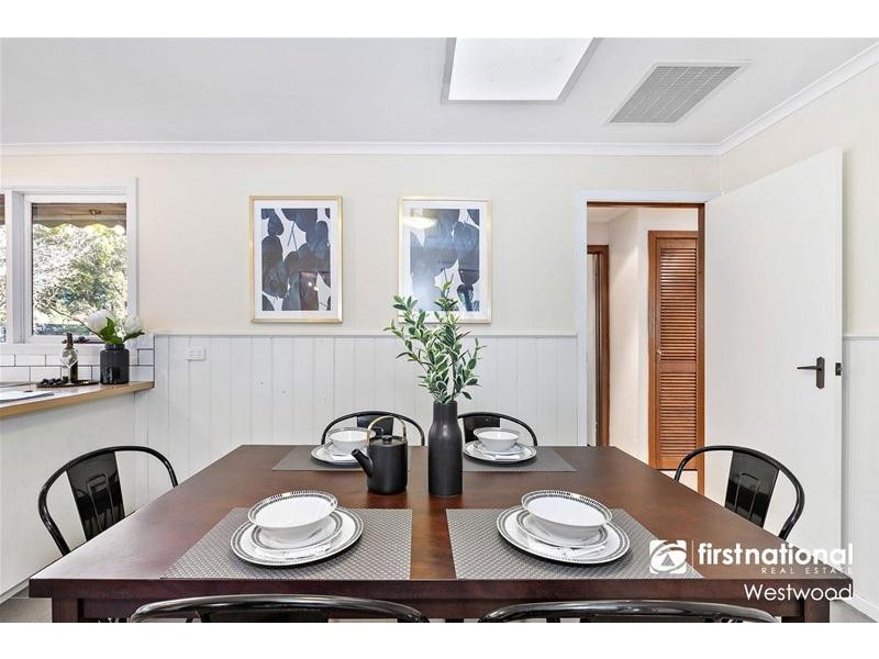 5 Dobell Crescent, Werribee VIC 3030