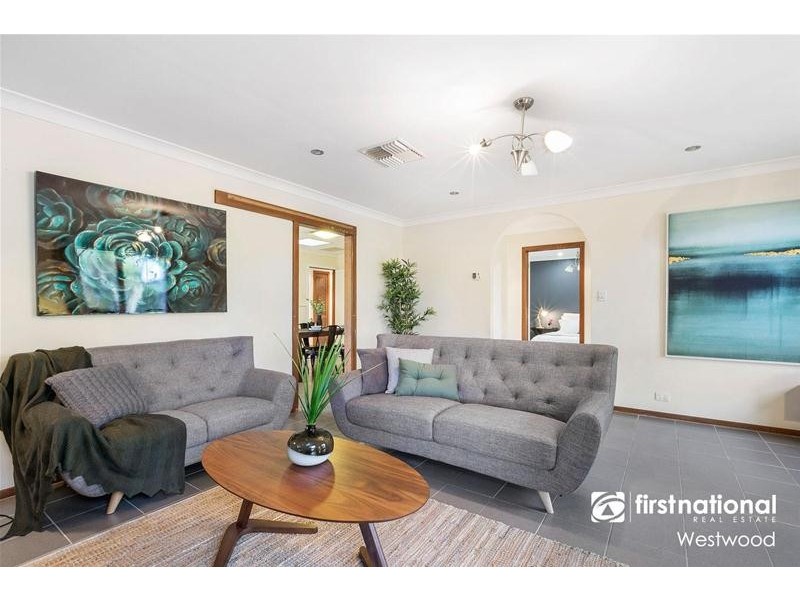 5 Dobell Crescent, Werribee VIC 3030