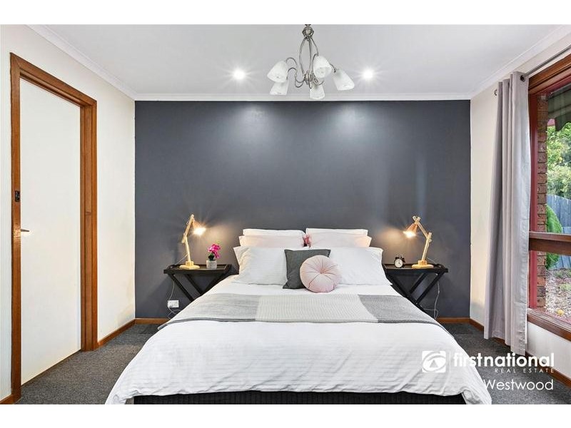 5 Dobell Crescent, Werribee VIC 3030