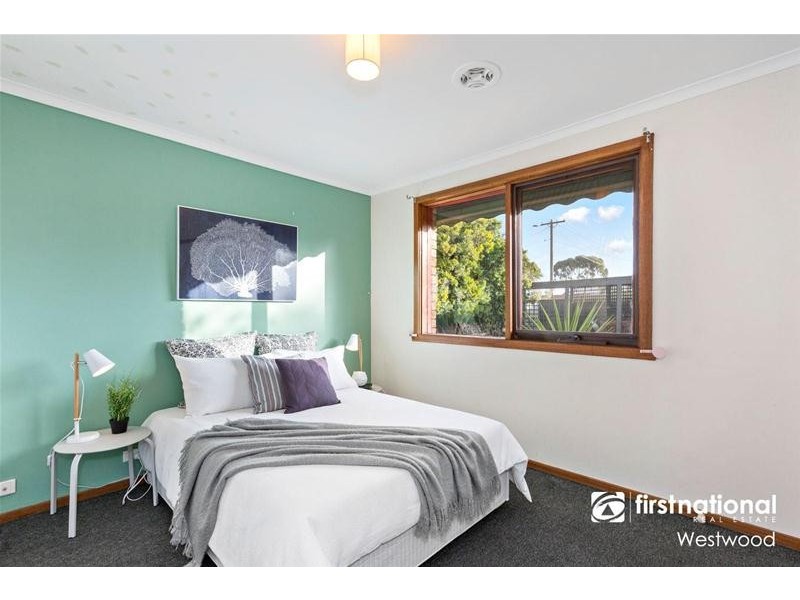 5 Dobell Crescent, Werribee VIC 3030