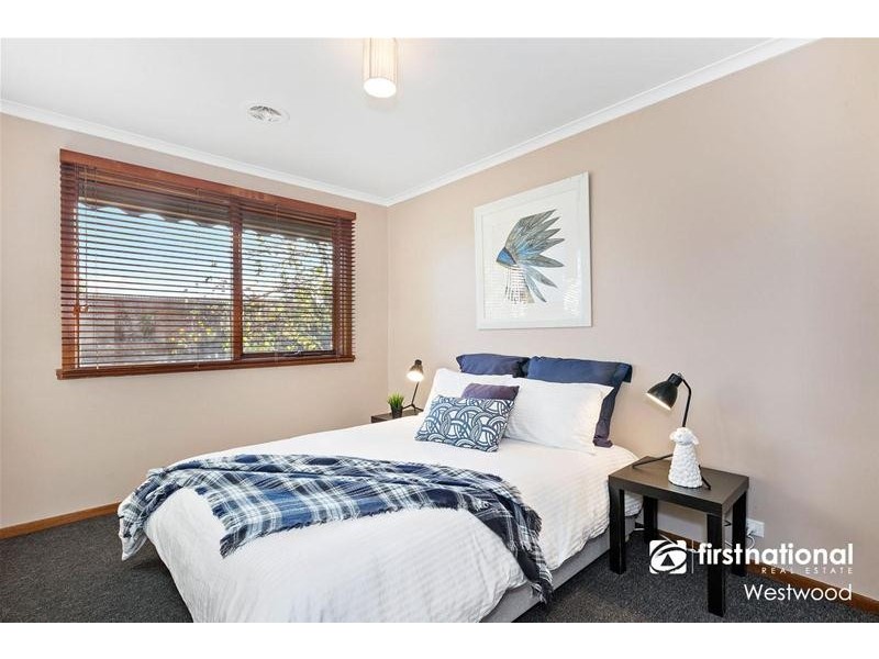 5 Dobell Crescent, Werribee VIC 3030