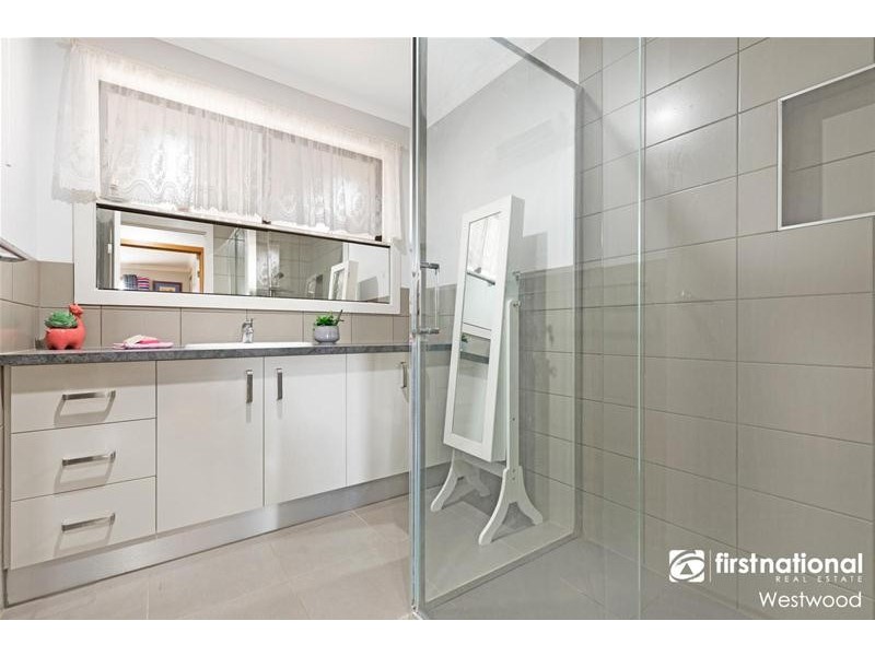 44 Queensbury Way, Werribee VIC 3030